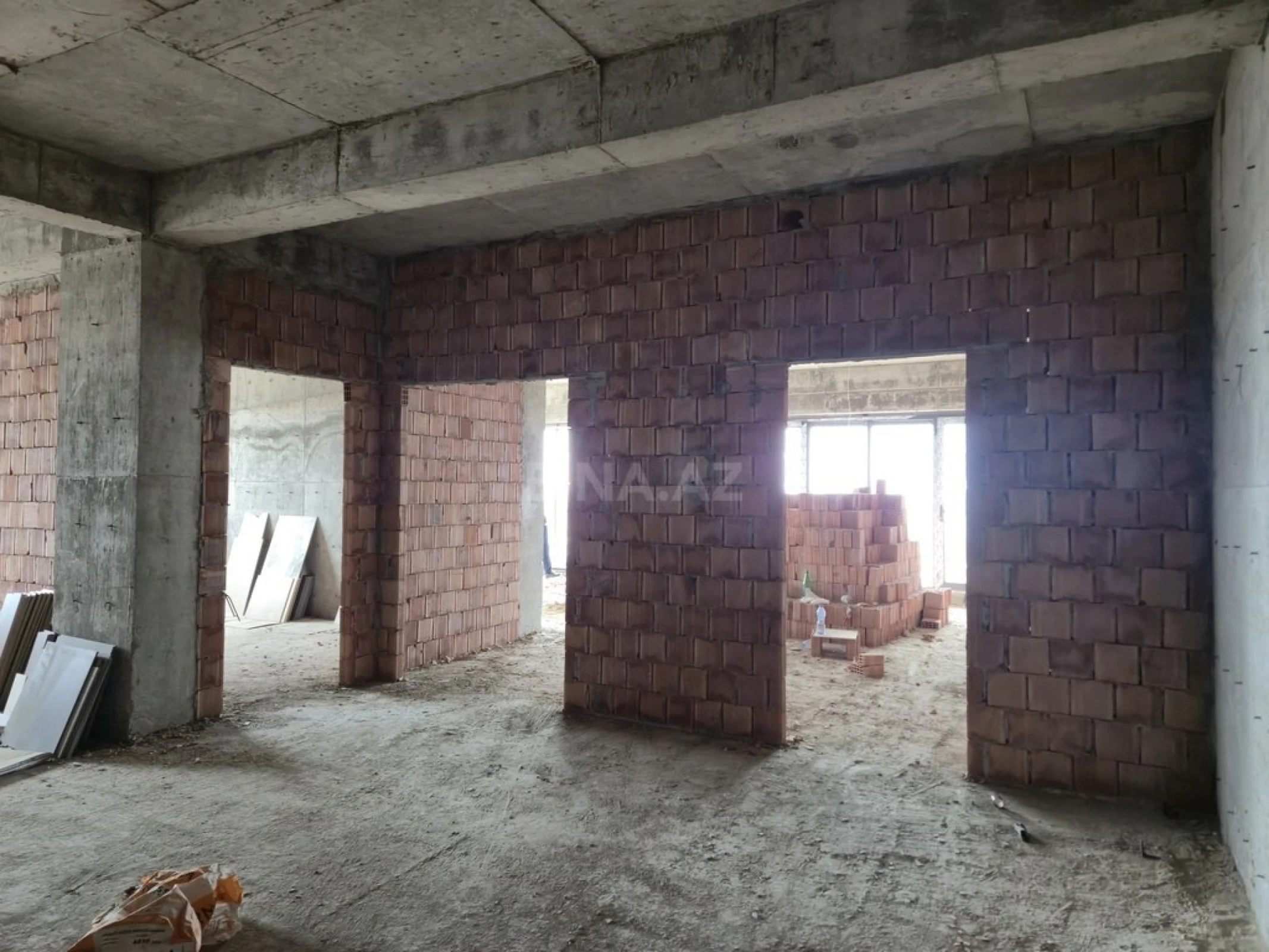 Satılır 3 otaqlı mənzil 157 m²