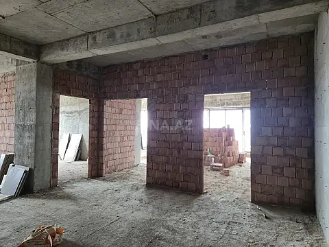 Satılır 3 otaqlı mənzil 157 m²
