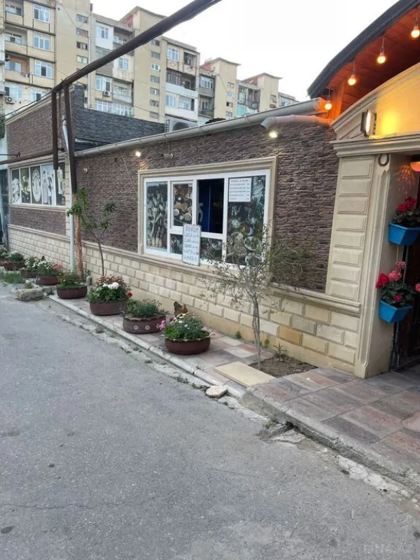 Satılır obyekt 400 m²