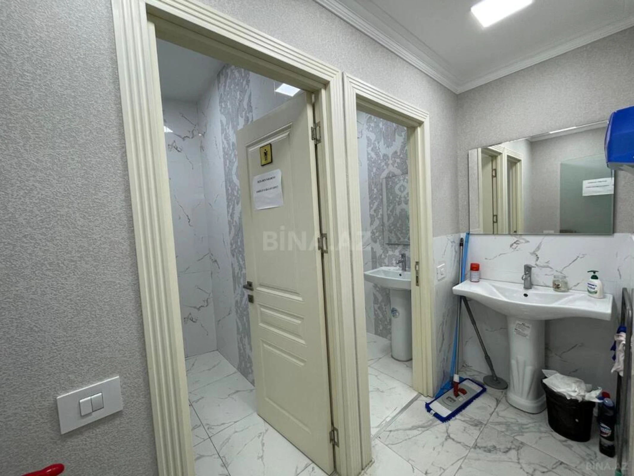 Satılır 10 otaqlı ofis 250 m²