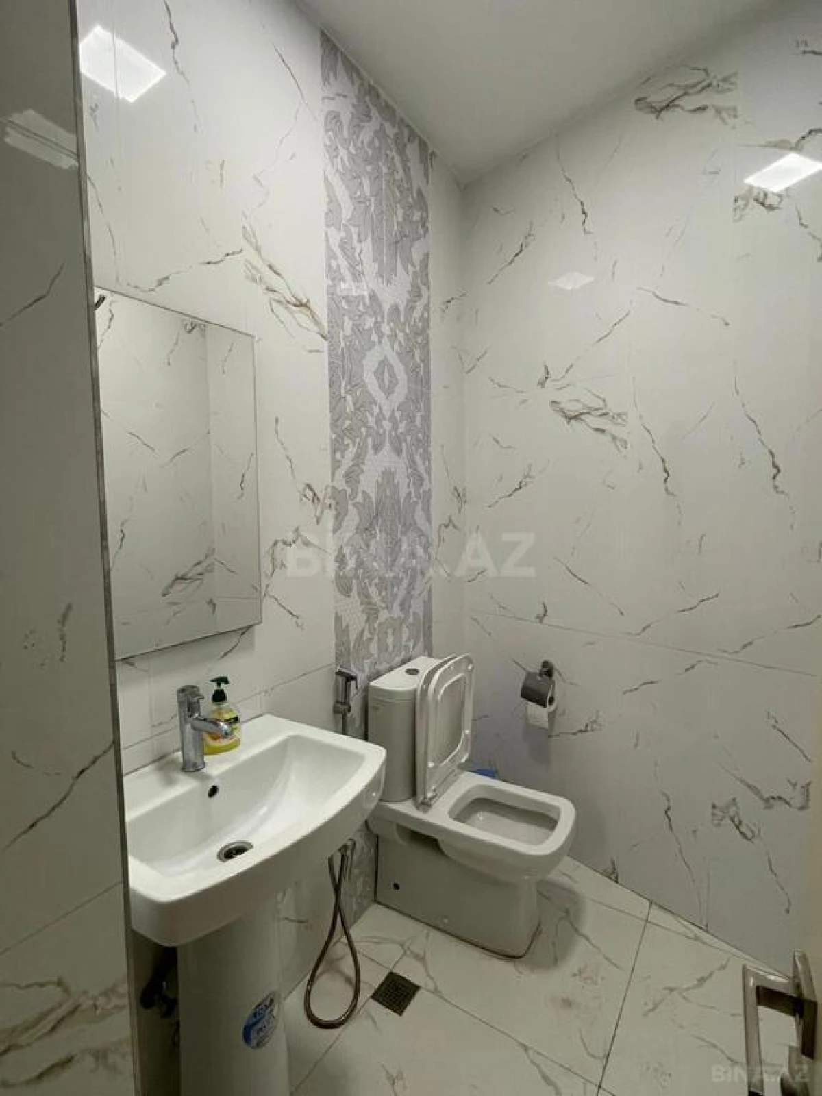 Satılır 10 otaqlı ofis 250 m²