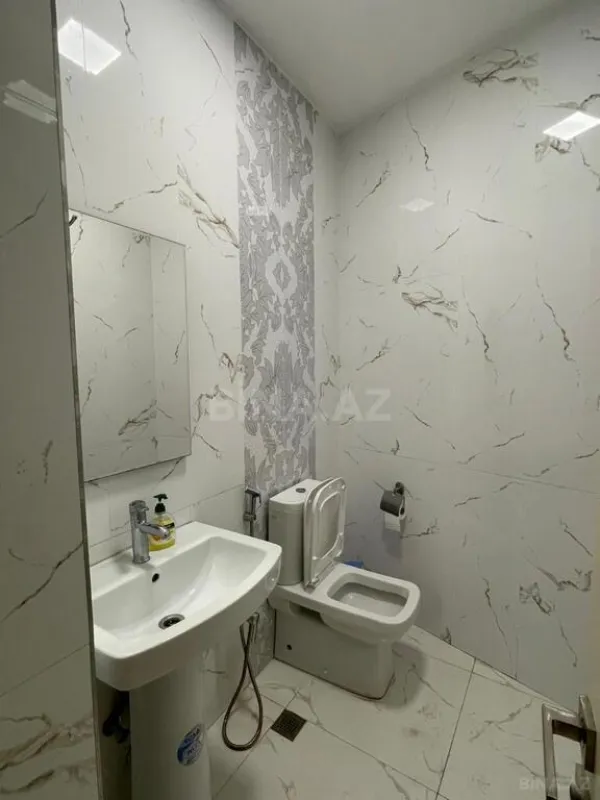 Satılır 10 otaqlı ofis 250 m²