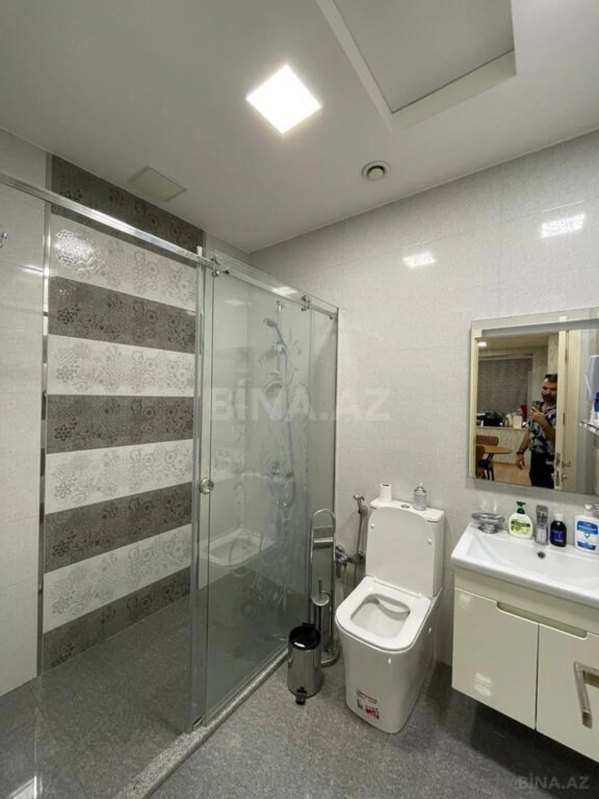 Satılır 10 otaqlı ofis 250 m²