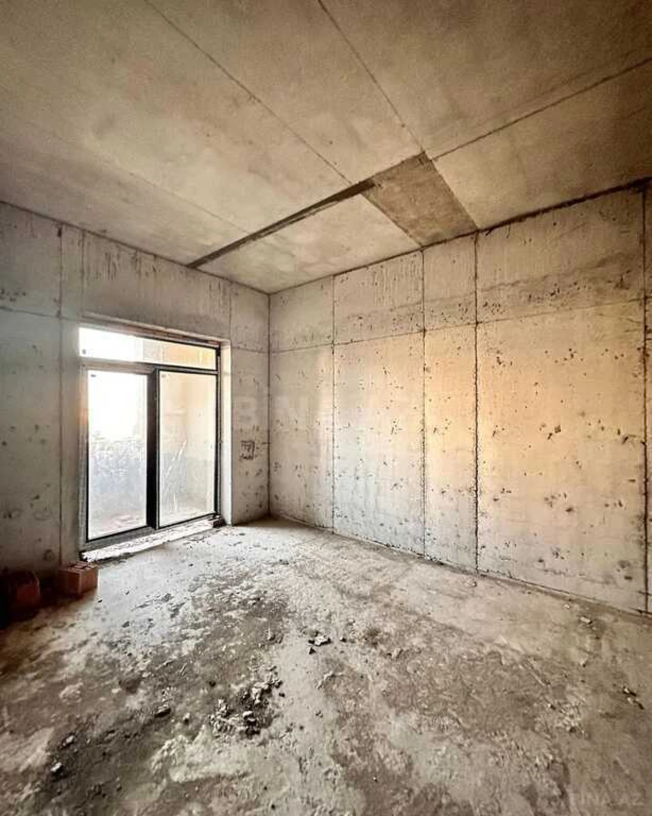 Satılır 4 otaqlı mənzil 197 m²