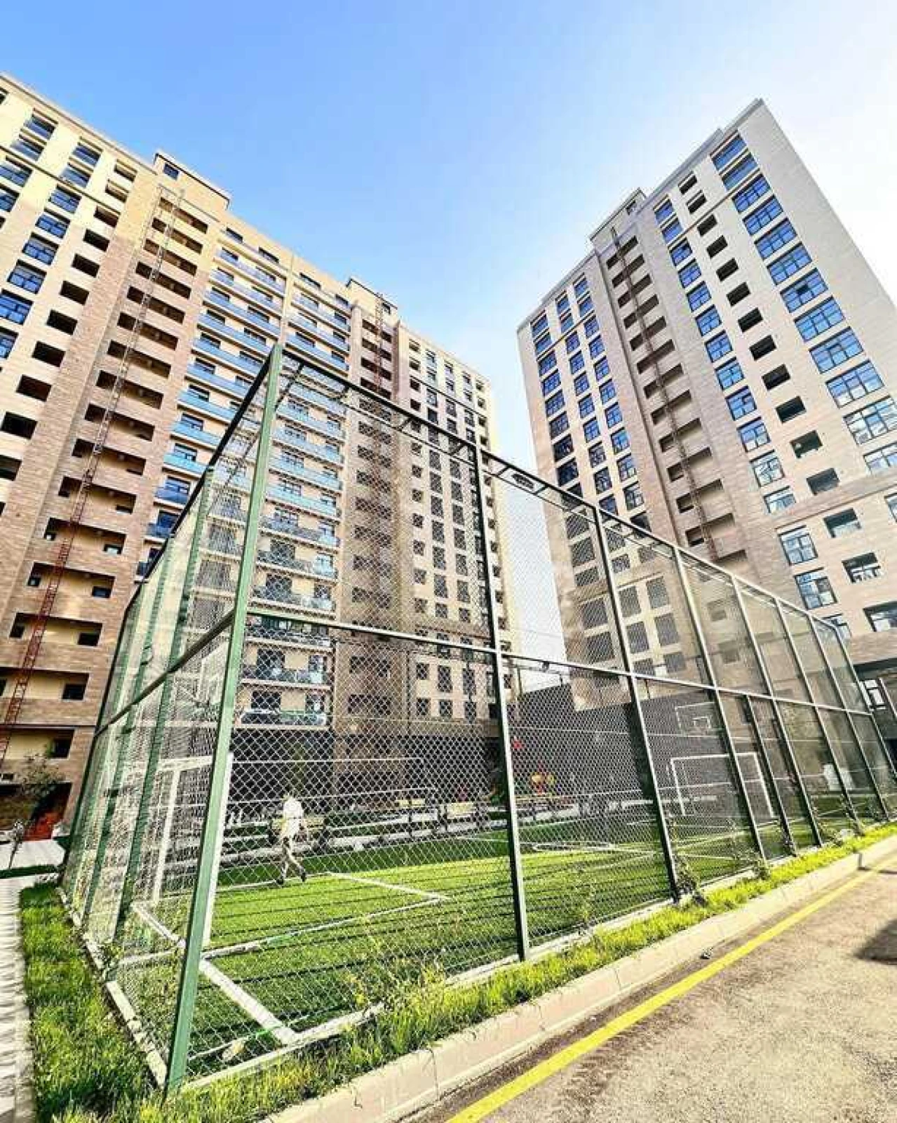 Satılır 4 otaqlı mənzil 197 m²