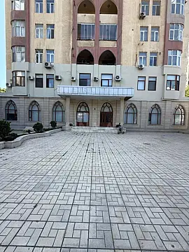 Satılır obyekt 1330 m²