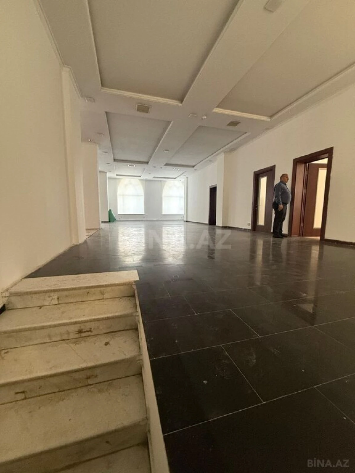 Satılır obyekt 1330 m²