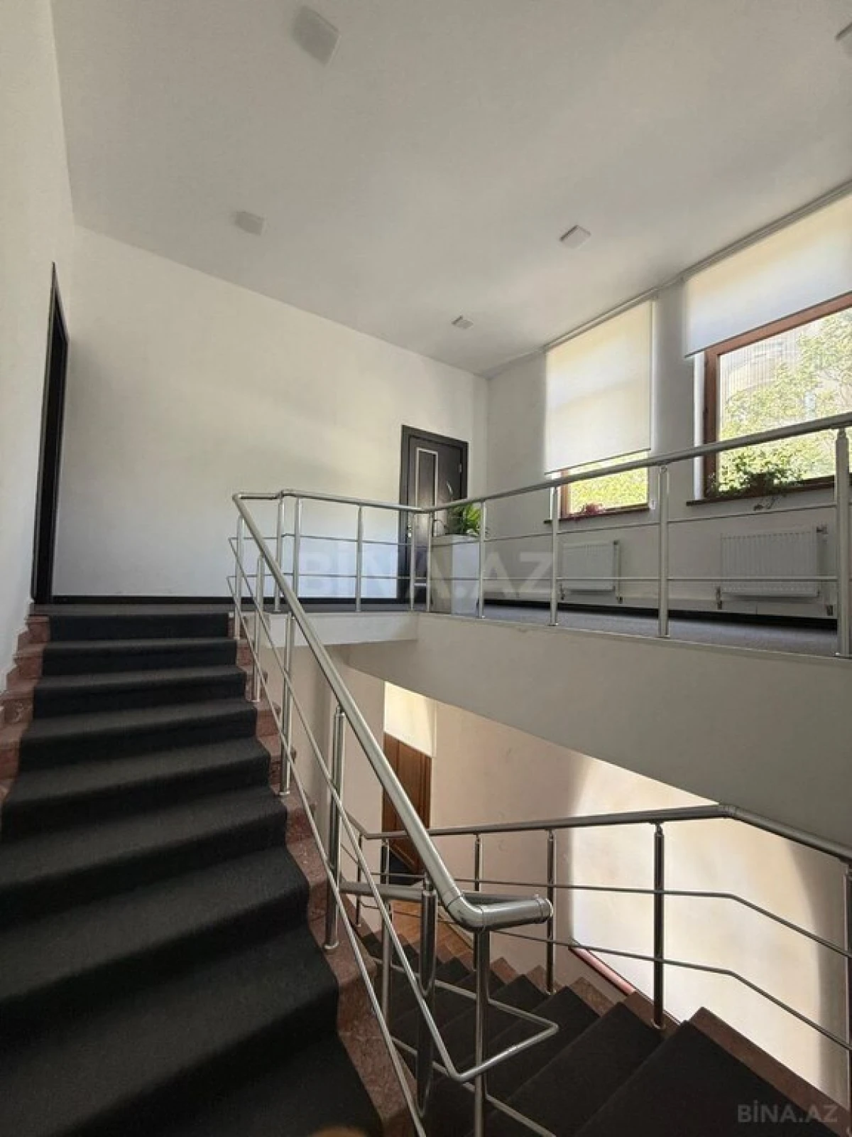 Satılır obyekt 1330 m²