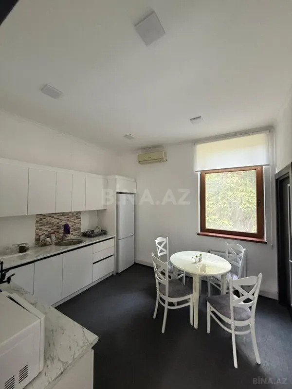 Satılır obyekt 1330 m²