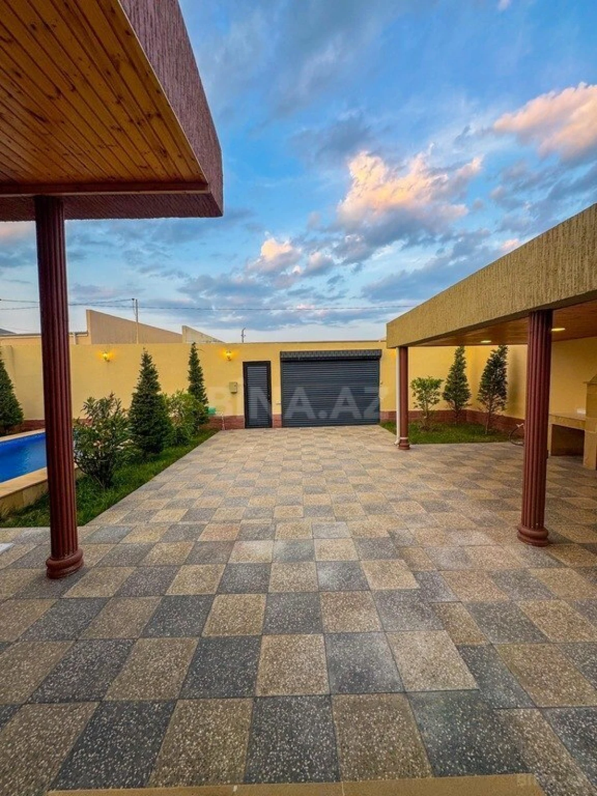 Satılır 4 otaqlı həyət evi 170 m²