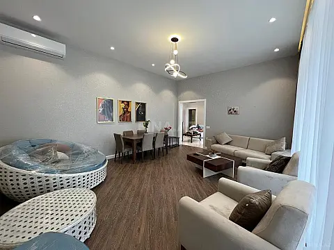 Kirayə verilir 4 otaqlı həyət evi 210 m²