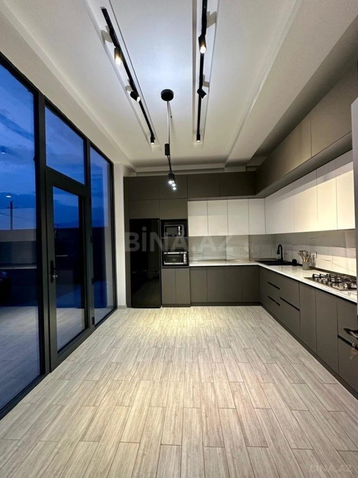 Kirayə verilir 4 otaqlı həyət evi 360 m²