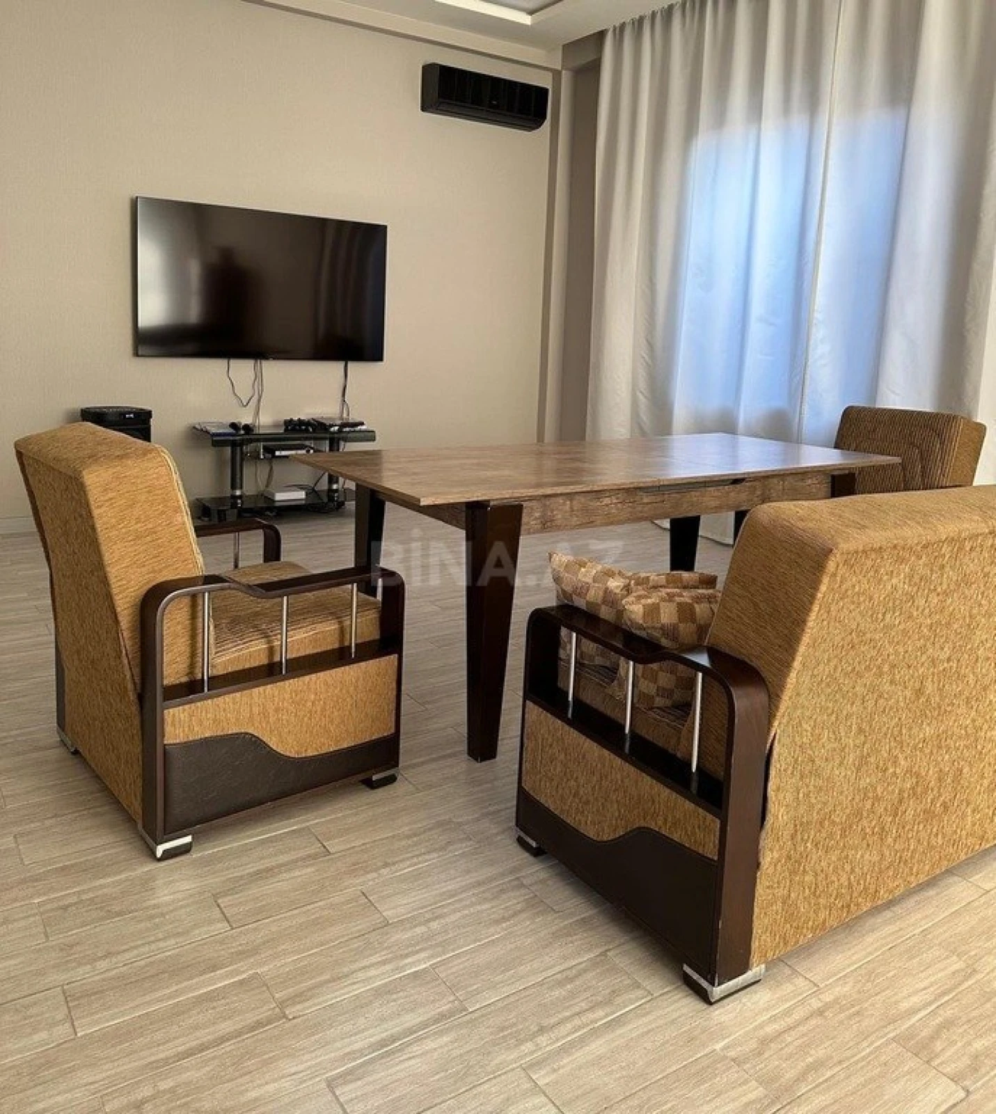Kirayə verilir 4 otaqlı həyət evi 360 m²