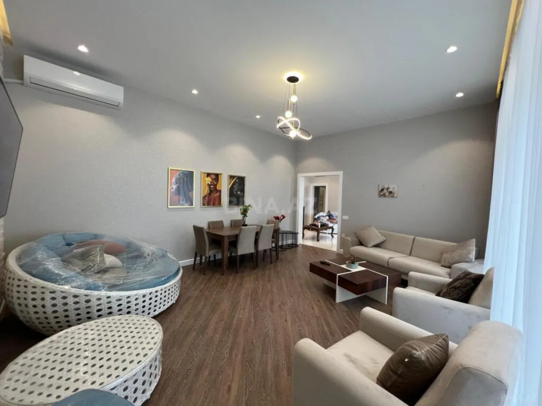 Kirayə verilir 4 otaqlı həyət evi 240 m²