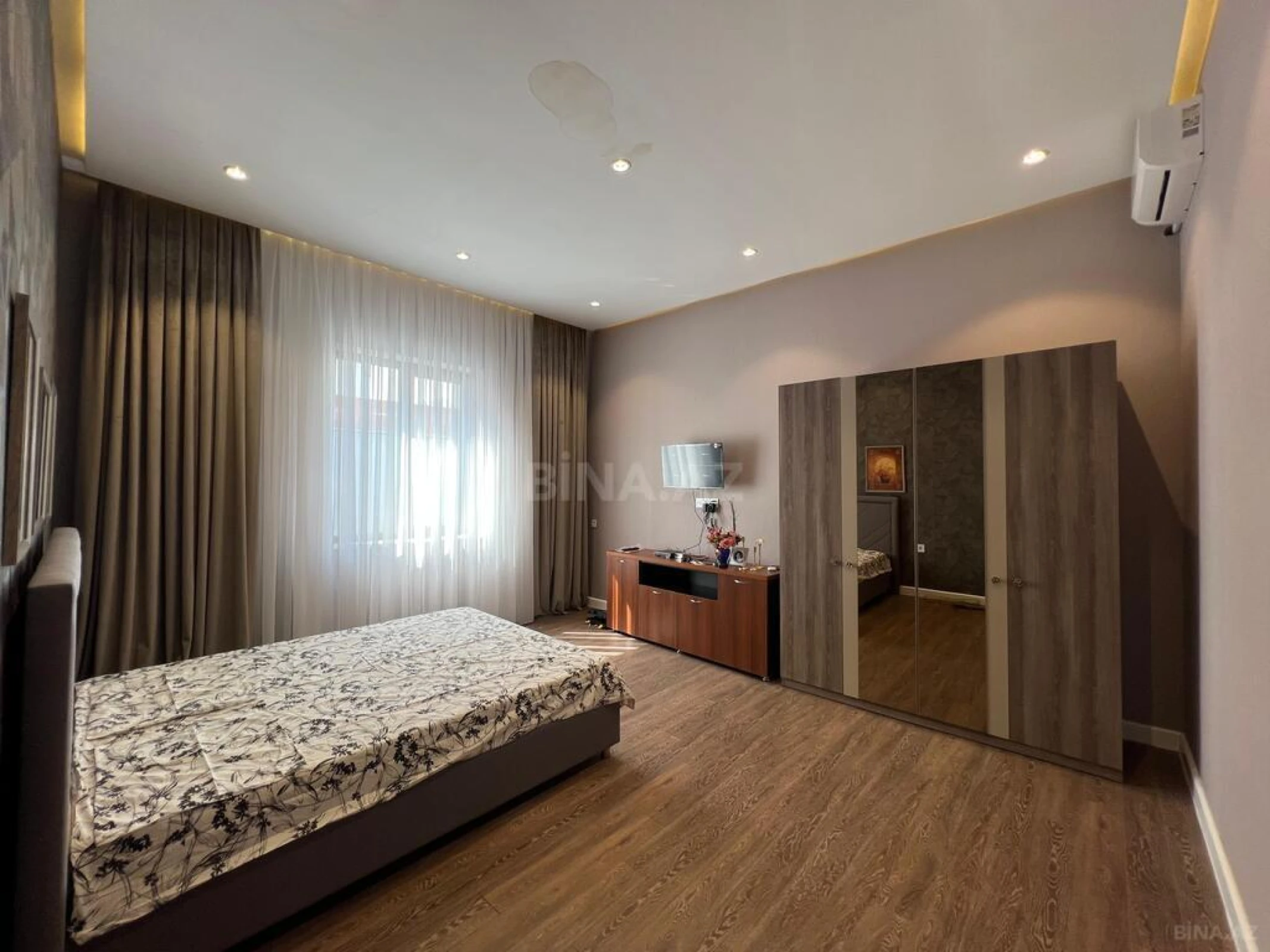 Kirayə verilir 4 otaqlı həyət evi 240 m²