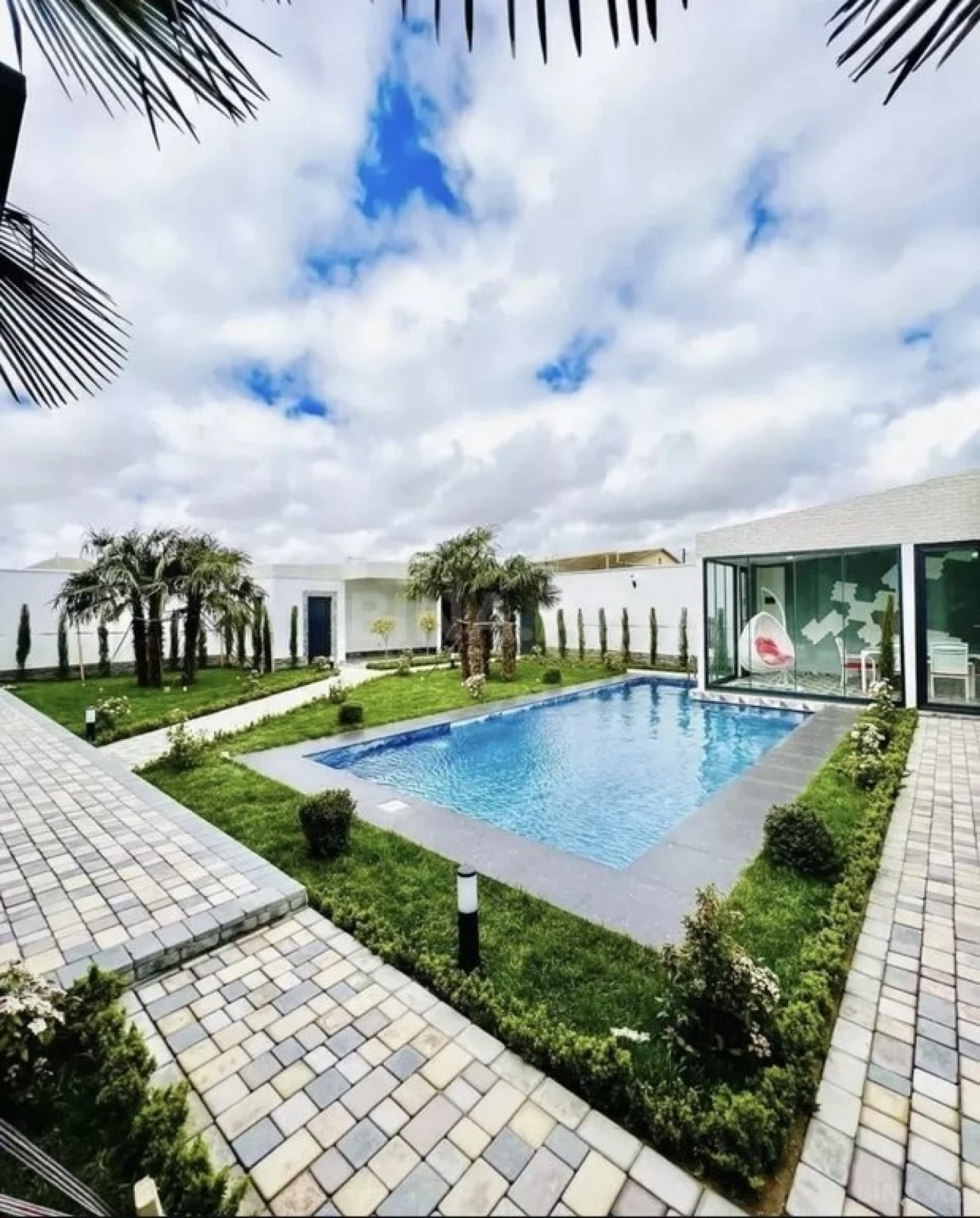 Kirayə verilir 4 otaqlı həyət evi 240 m²