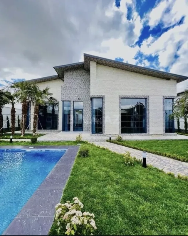 Kirayə verilir 4 otaqlı həyət evi 240 m²