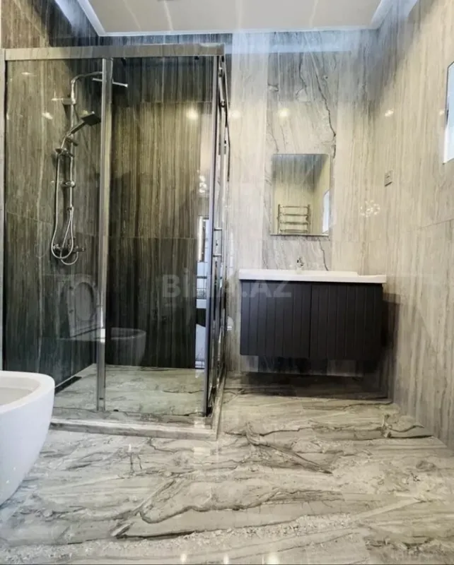 Kirayə verilir 4 otaqlı həyət evi 240 m²