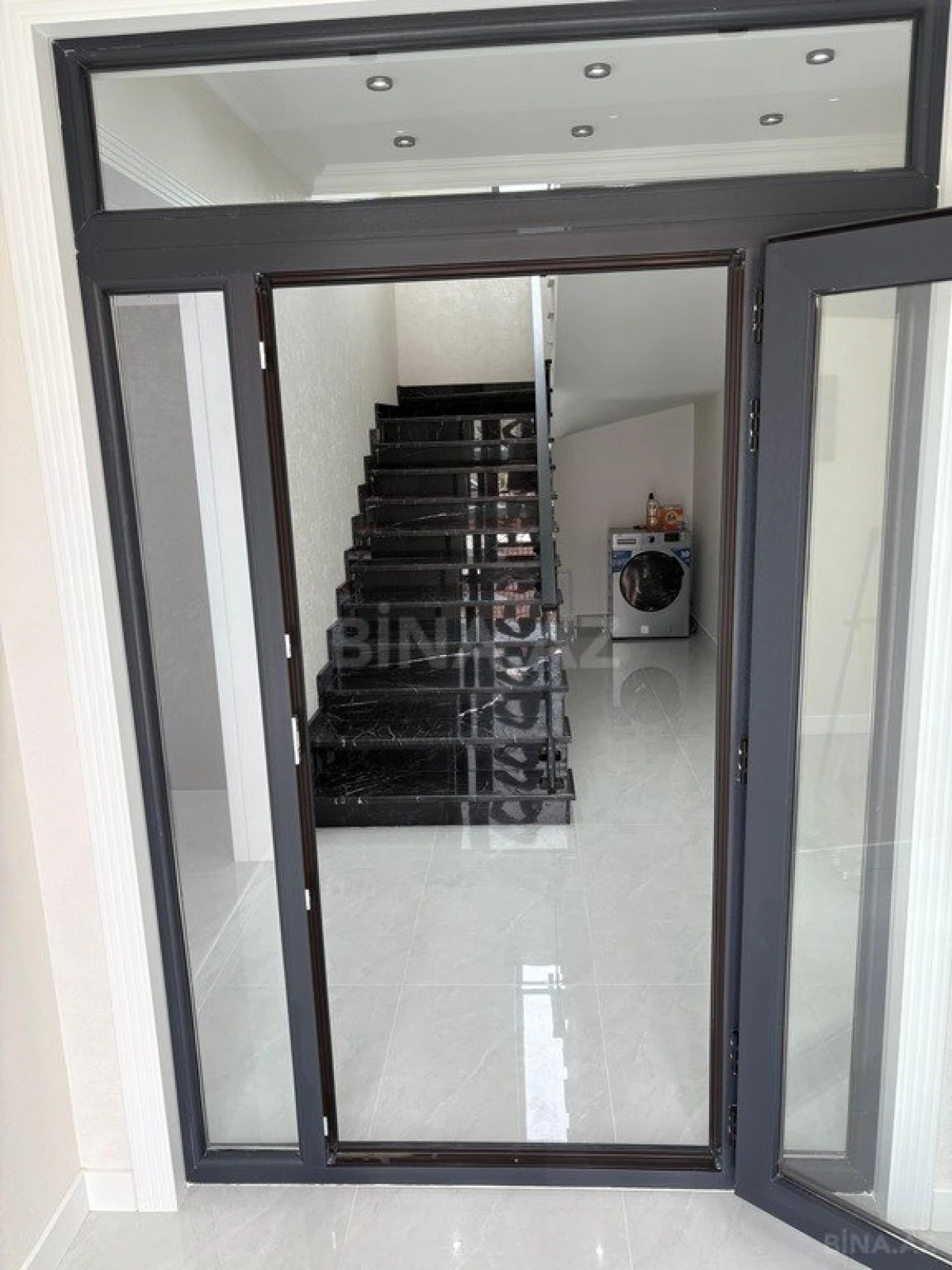 Kirayə verilir 4 otaqlı həyət evi 390 m²