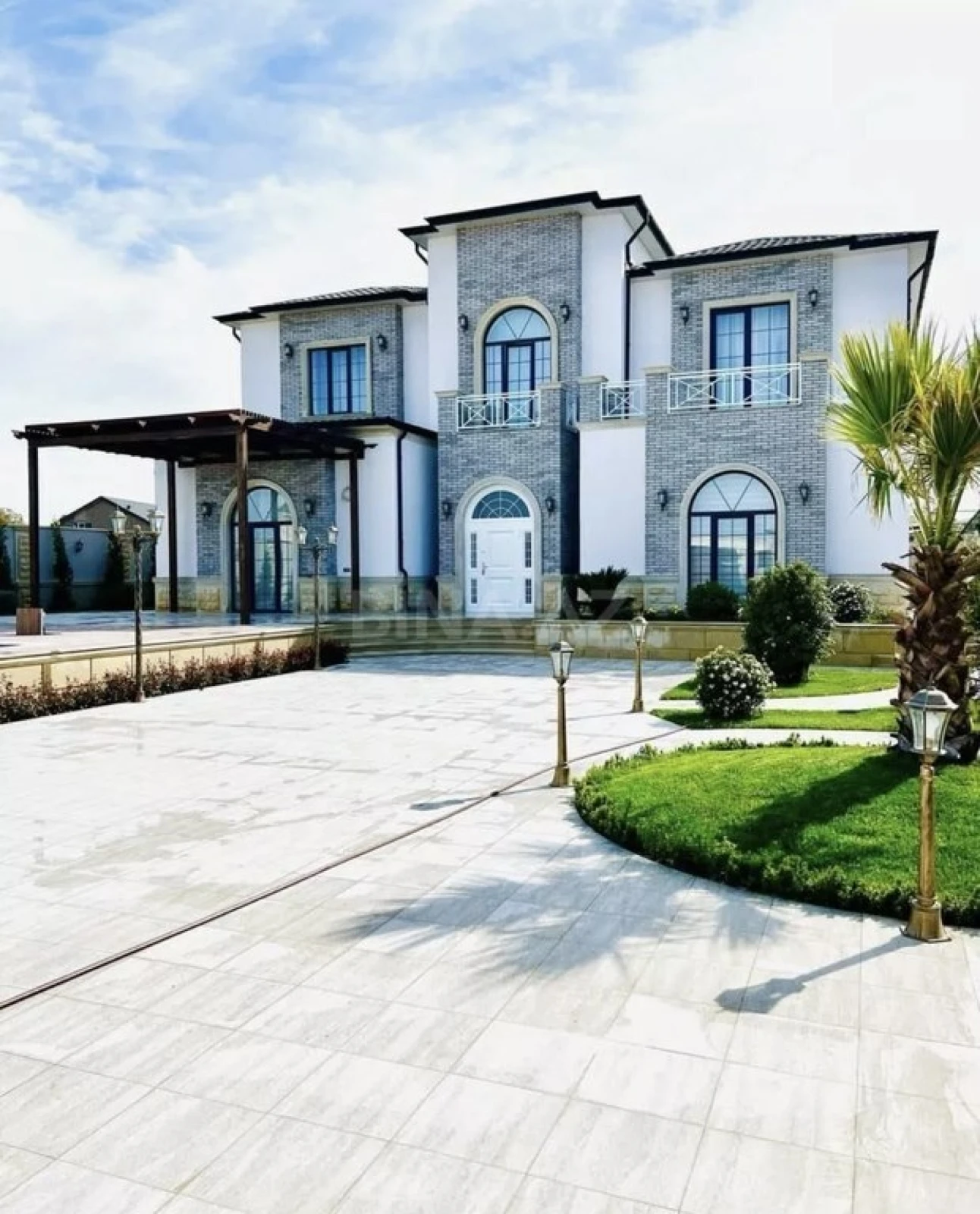 Kirayə verilir 4 otaqlı həyət evi 390 m²