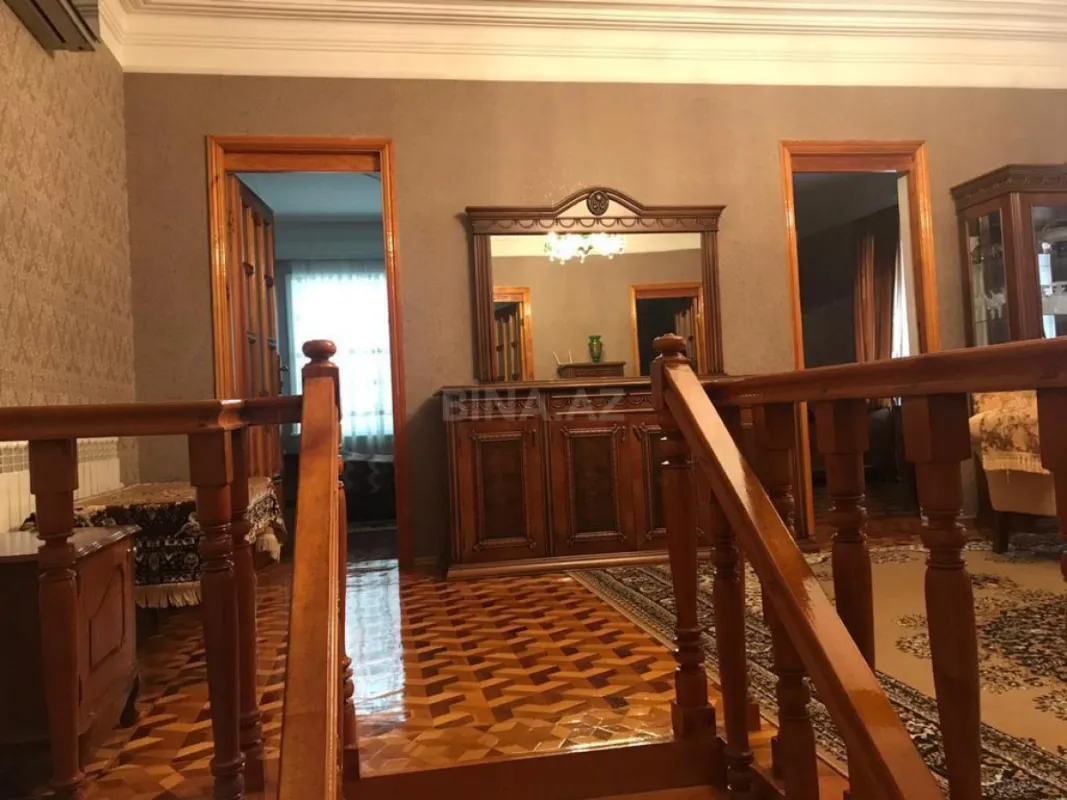 Satılır 7 otaqlı həyət evi 200 m²
