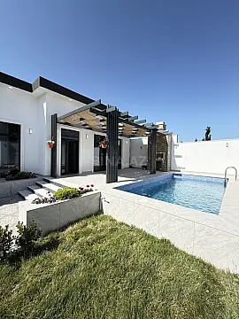 Satılır 4 otaqlı həyət evi 160 m²