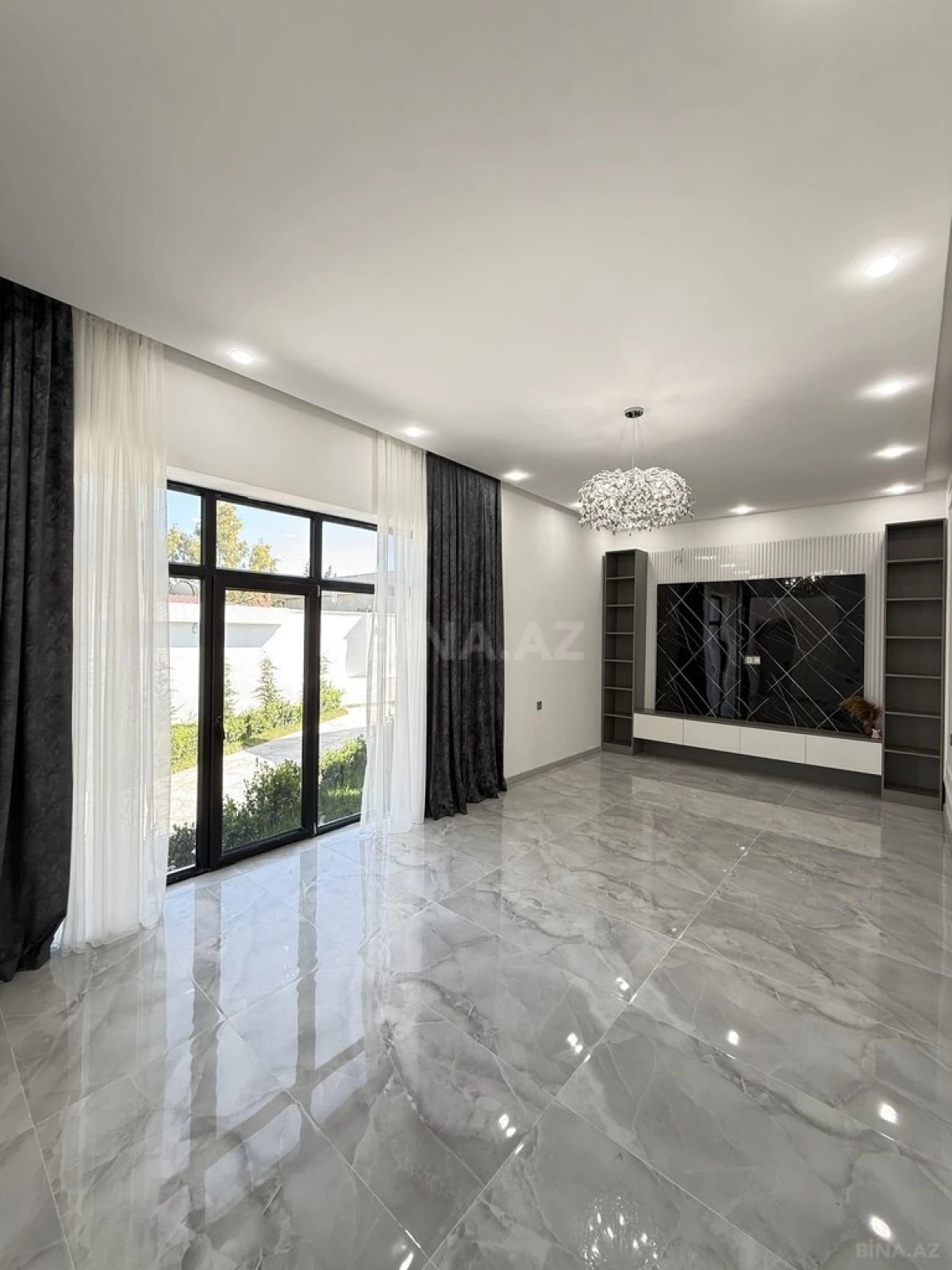 Satılır 4 otaqlı həyət evi 160 m²