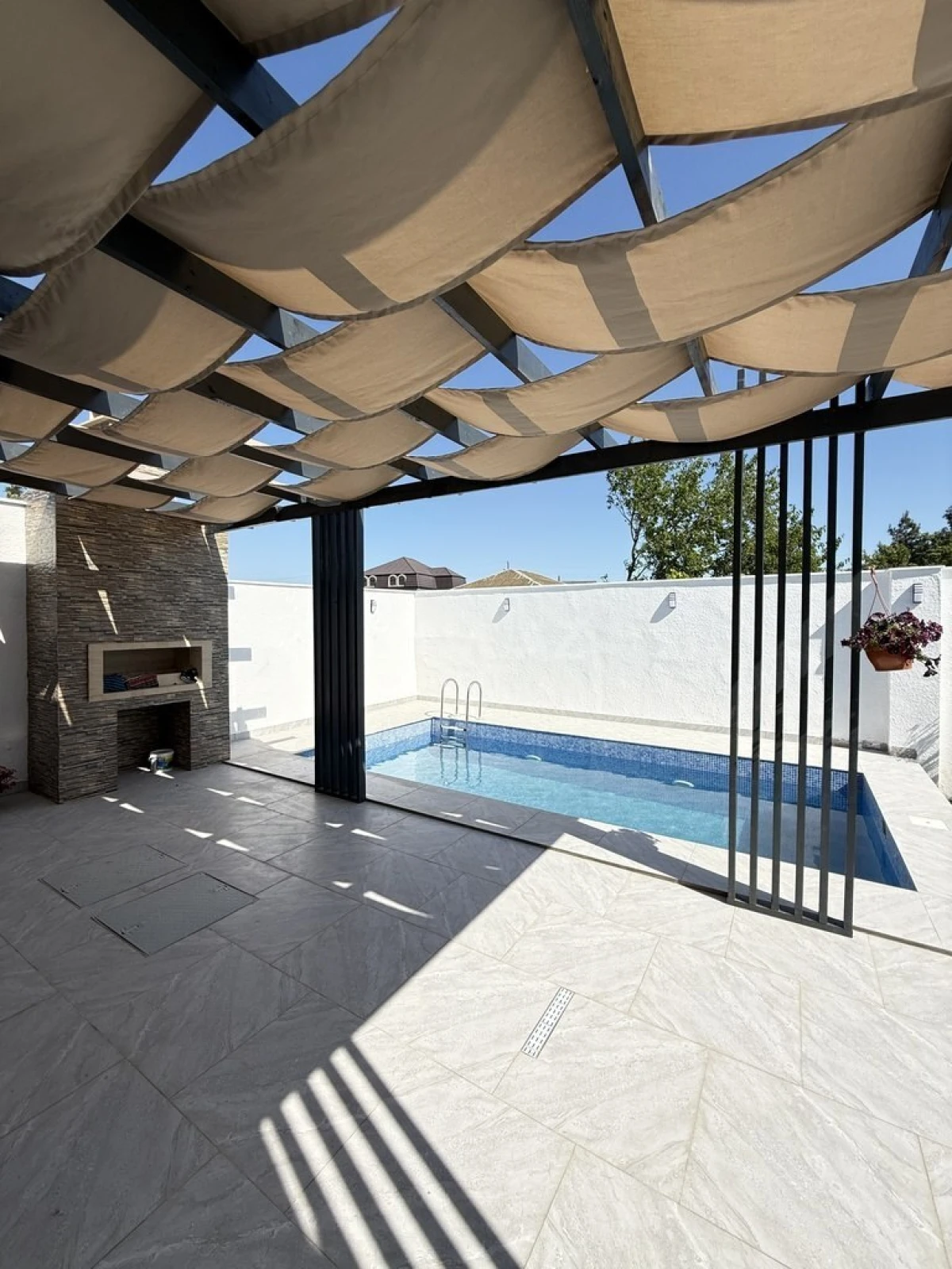 Satılır 4 otaqlı həyət evi 160 m²