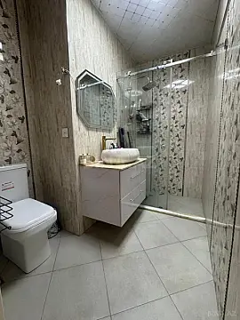 Kirayə verilir 2 otaqlı mənzil 60 m²