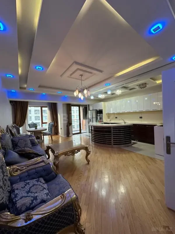Satılır 3 otaqlı mənzil 140 m²