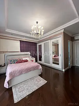 Satılır 4 otaqlı mənzil 238 m²