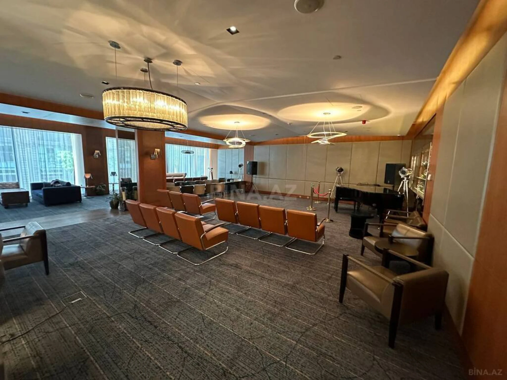 Kirayə verilir 2 otaqlı mənzil 85 m²