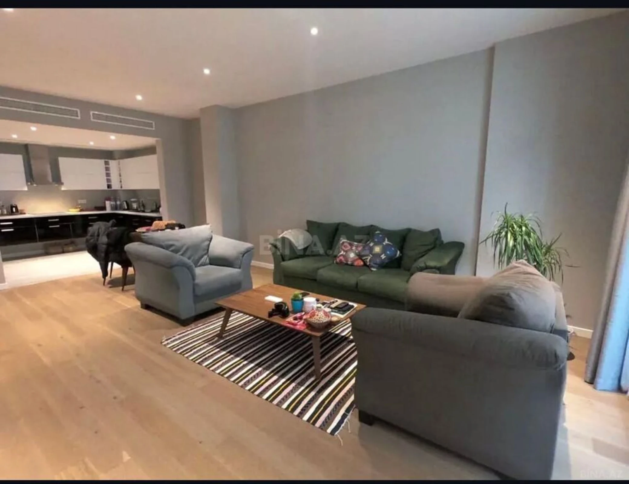 Kirayə verilir 2 otaqlı mənzil 85 m²