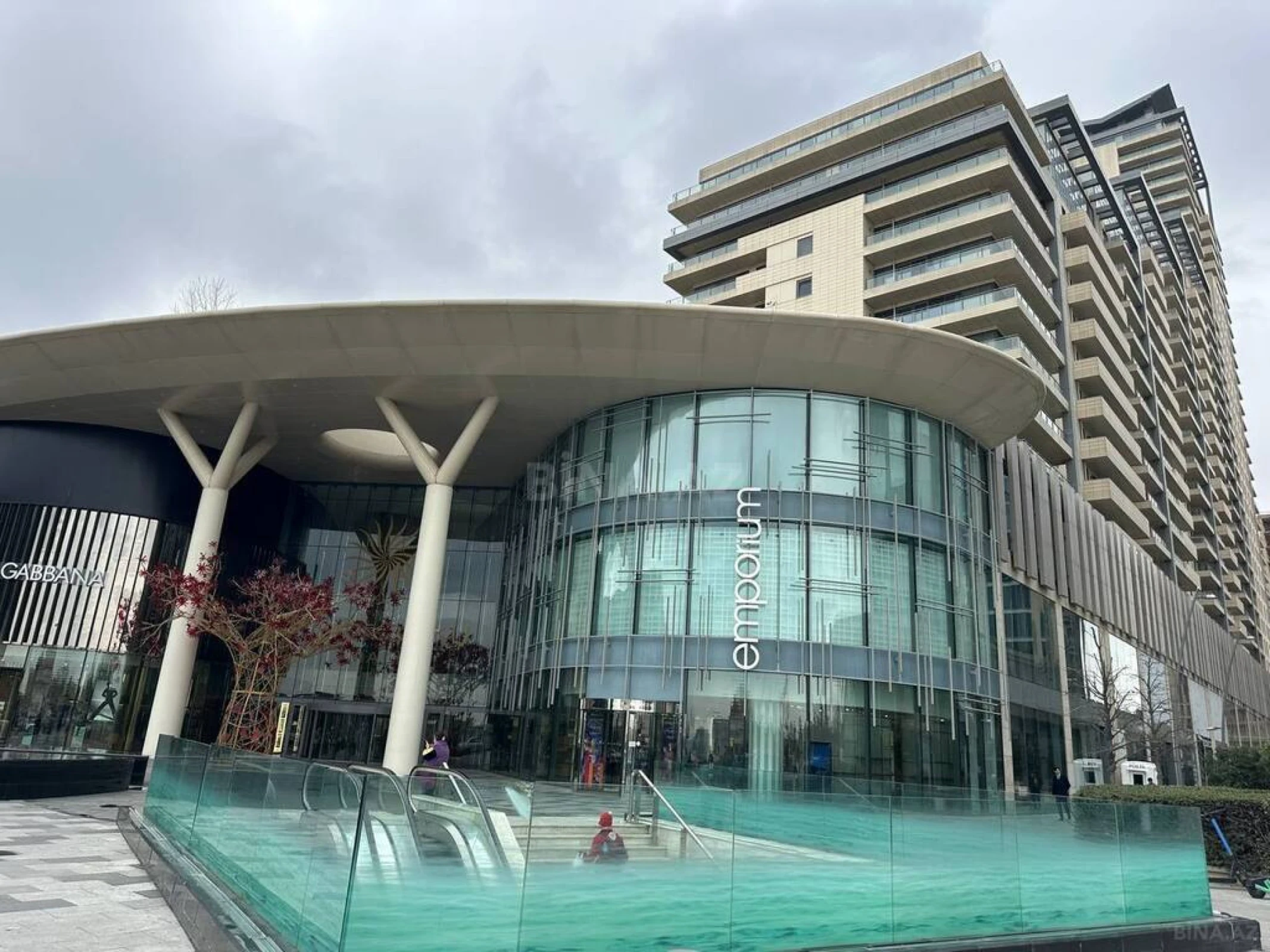 Kirayə verilir 2 otaqlı mənzil 85 m²