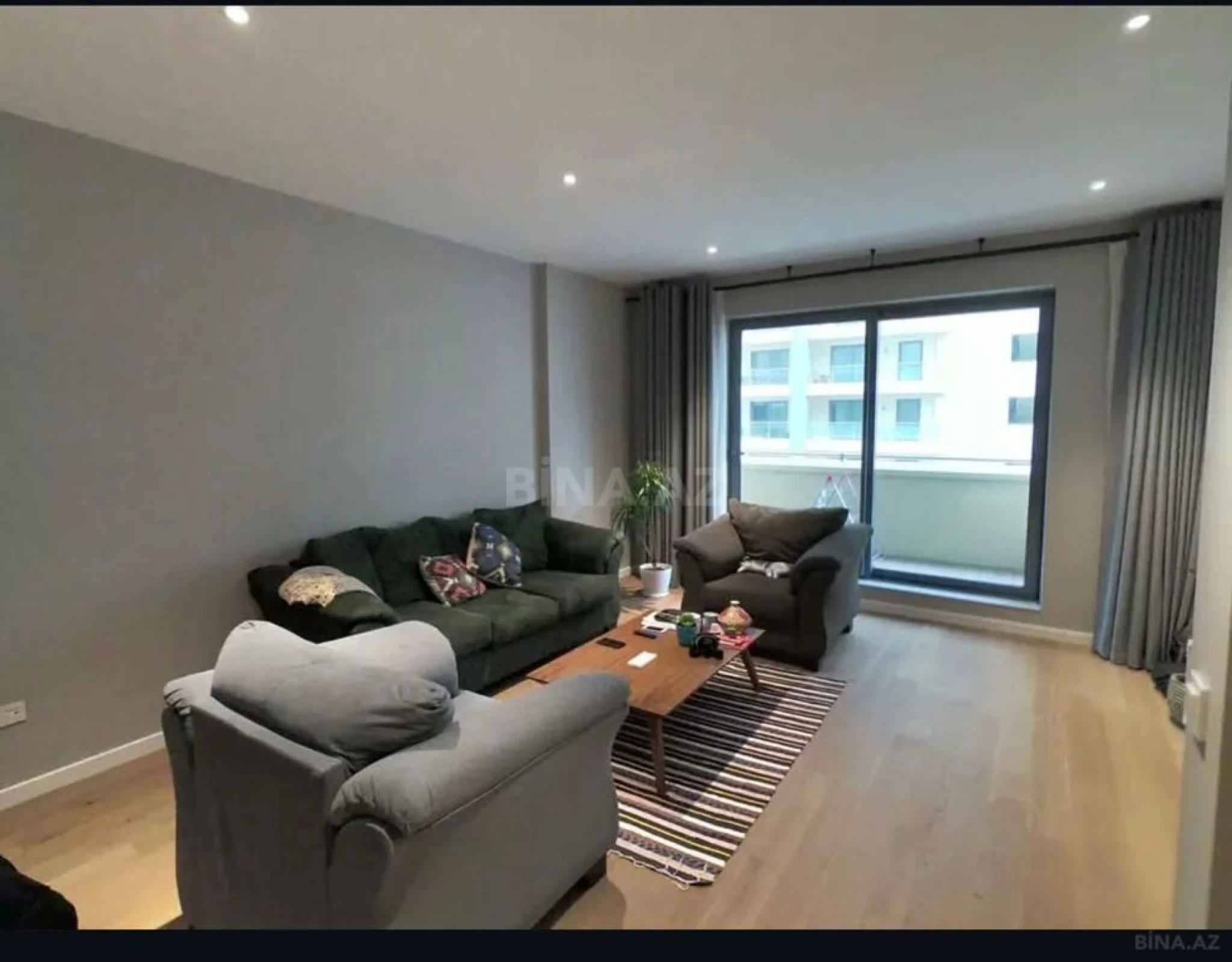 Kirayə verilir 2 otaqlı mənzil 85 m²