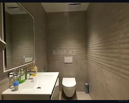 Kirayə verilir 2 otaqlı mənzil 85 m²