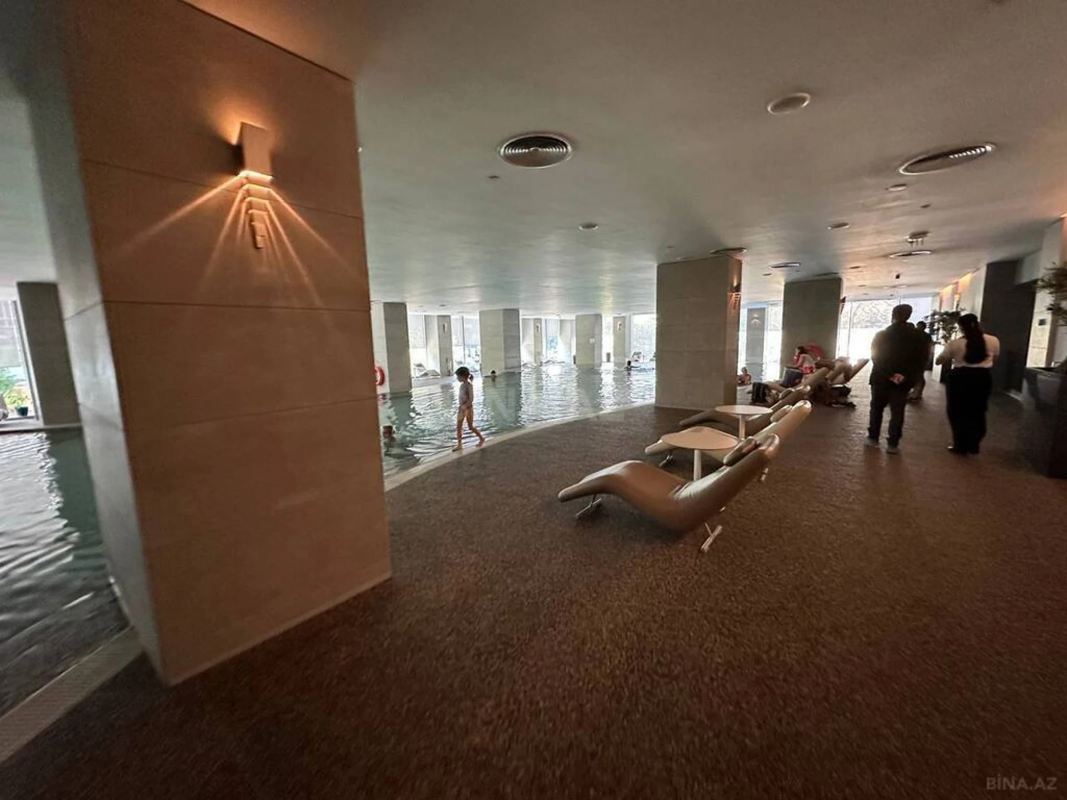 Kirayə verilir 2 otaqlı mənzil 85 m²