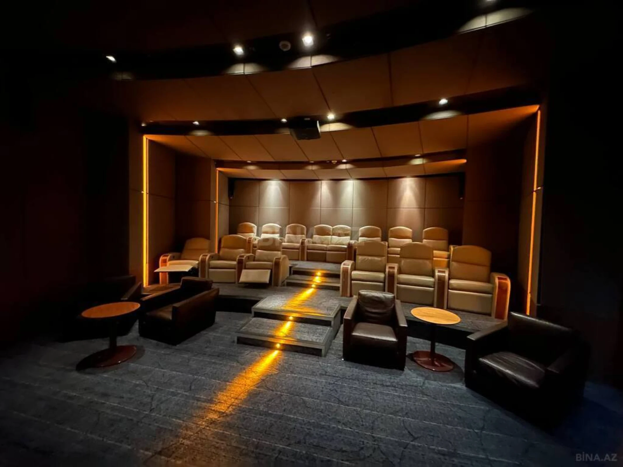 Kirayə verilir 2 otaqlı mənzil 85 m²