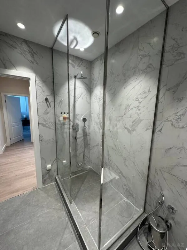 Kirayə verilir 2 otaqlı mənzil 92 m²