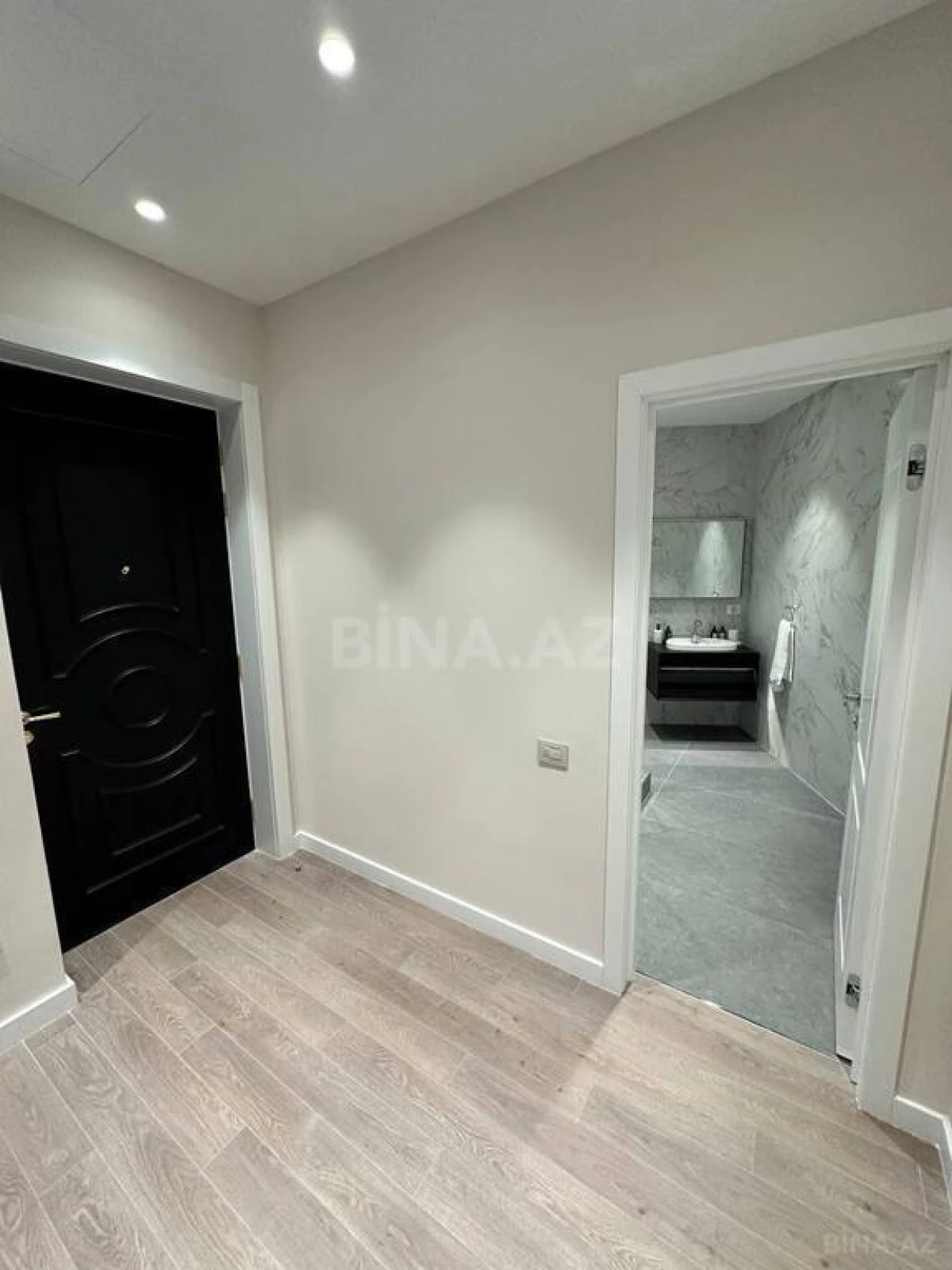 Kirayə verilir 2 otaqlı mənzil 92 m²