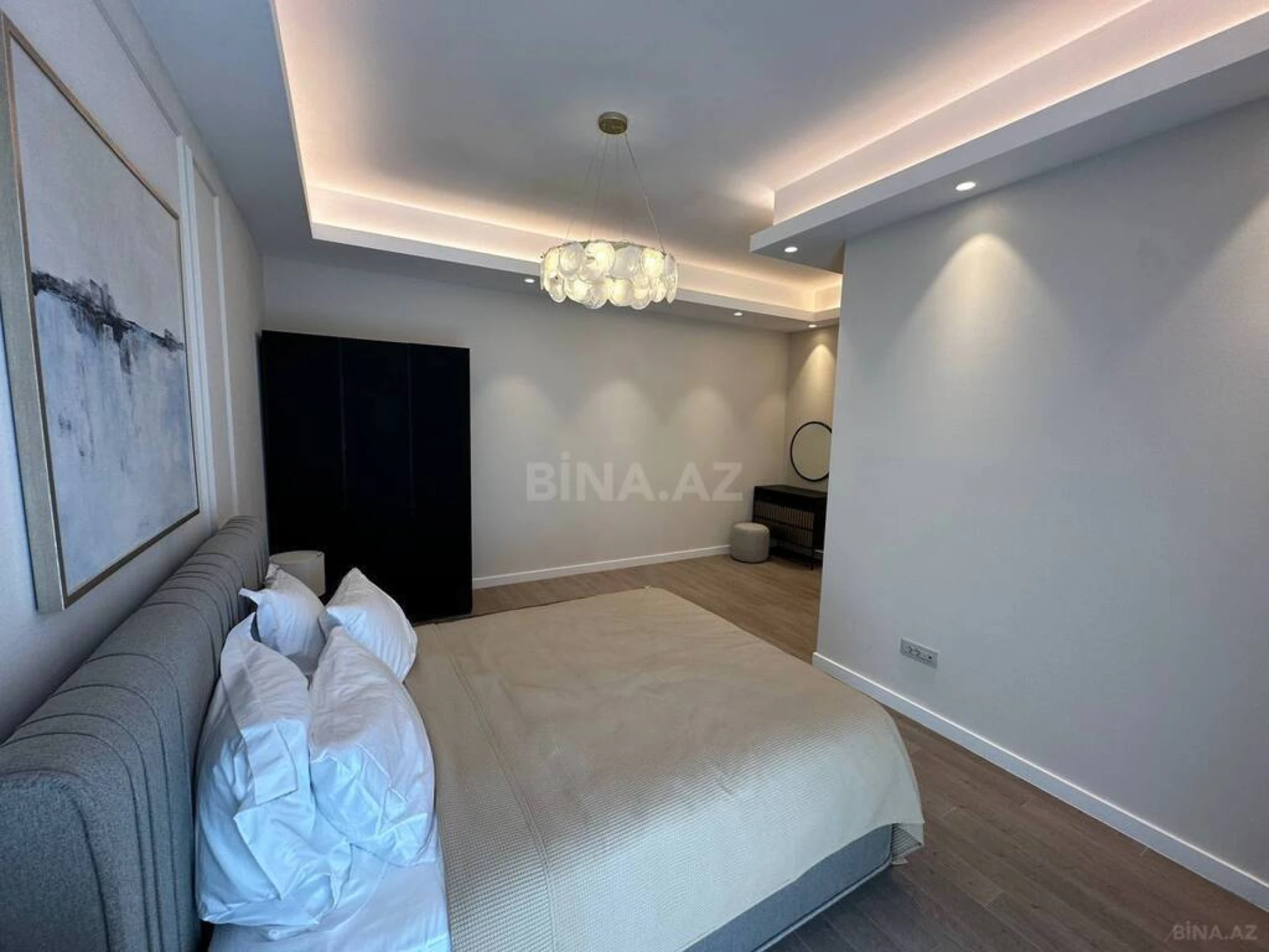Kirayə verilir 2 otaqlı mənzil 92 m²