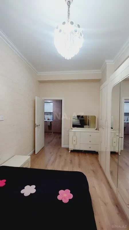 Kirayə verilir 2 otaqlı mənzil 70 m²
