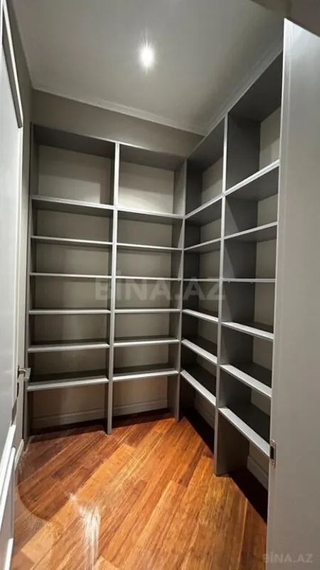 Kirayə verilir 4 otaqlı mənzil 200 m²