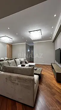 Kirayə verilir 4 otaqlı mənzil 200 m²