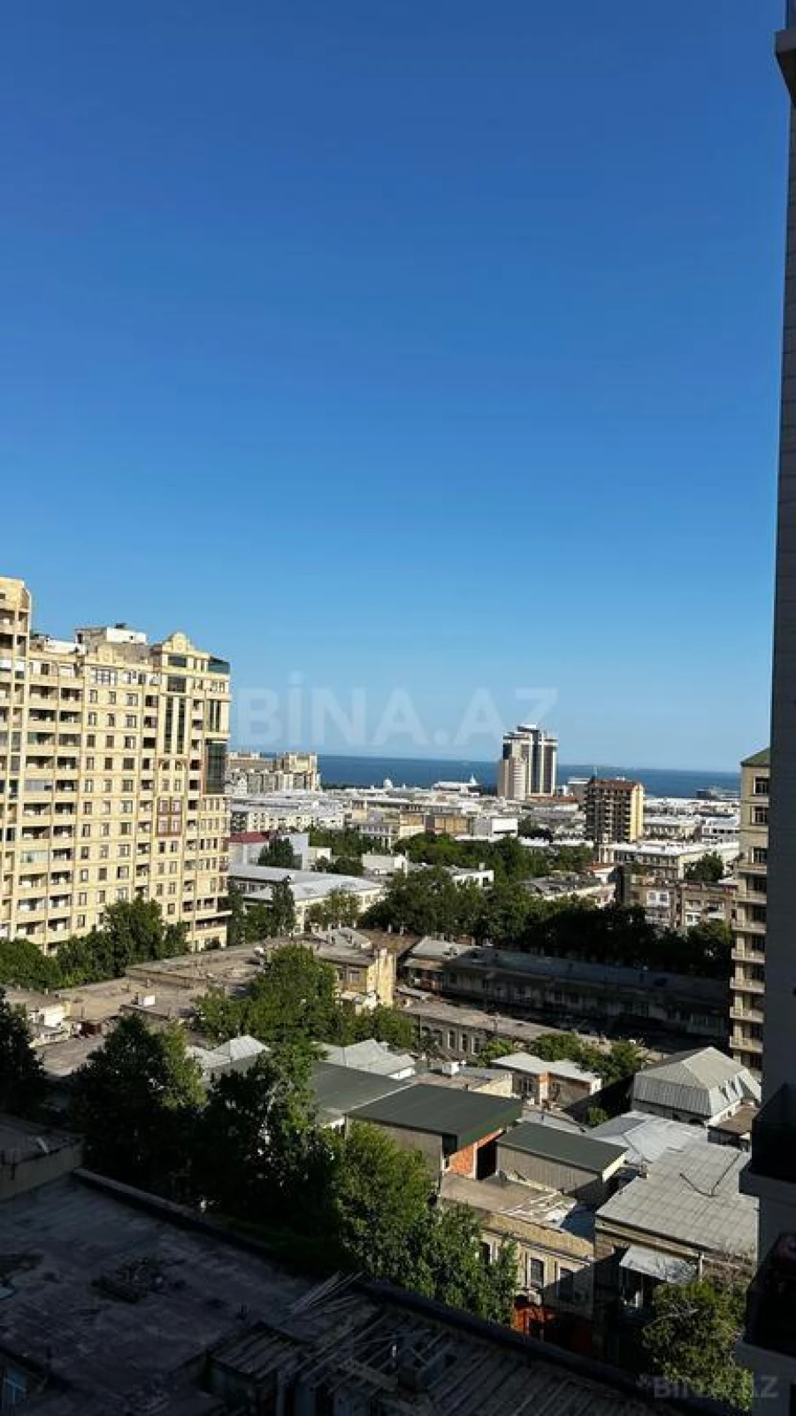 Kirayə verilir 4 otaqlı mənzil 200 m²