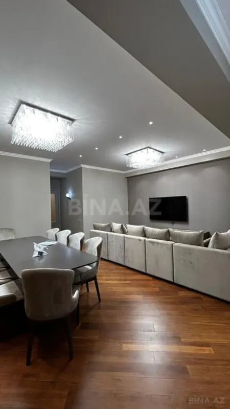 Kirayə verilir 4 otaqlı mənzil 200 m²