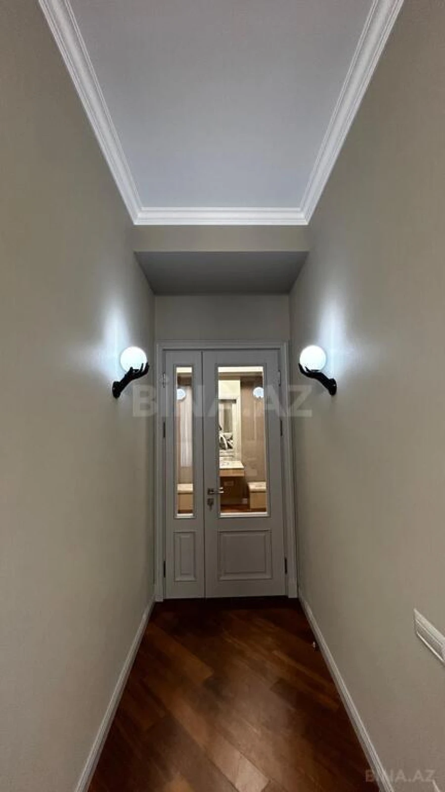 Kirayə verilir 4 otaqlı mənzil 200 m²