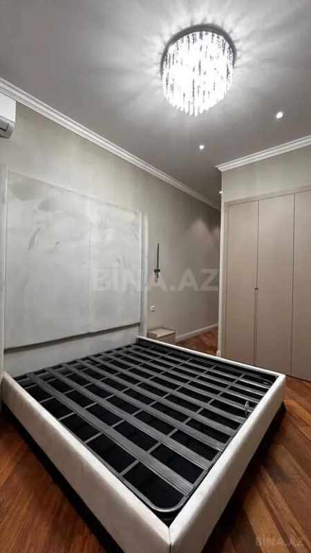 Kirayə verilir 4 otaqlı mənzil 200 m²