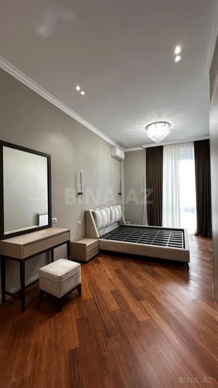 Kirayə verilir 4 otaqlı mənzil 200 m²