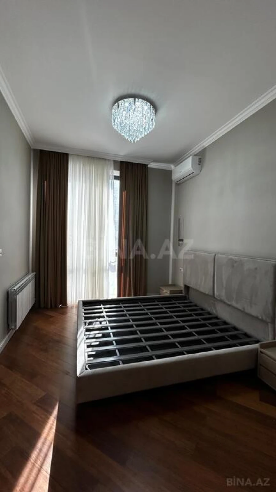 Kirayə verilir 4 otaqlı mənzil 200 m²